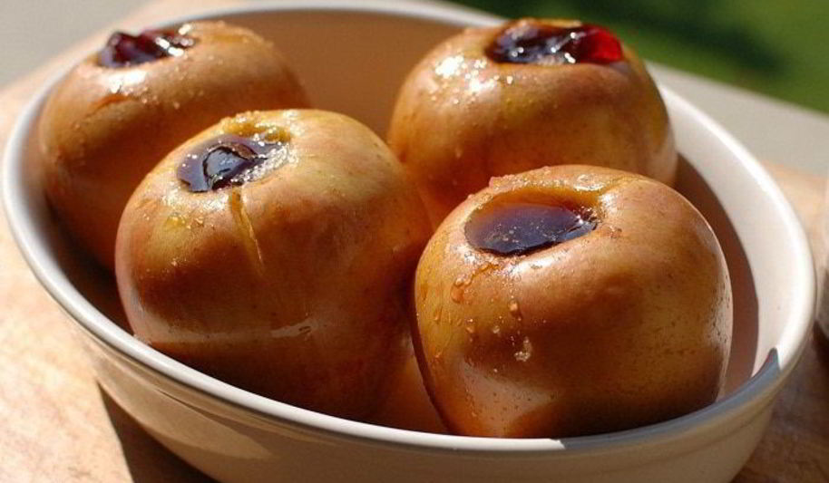 Рецепт запеченных яблок с изюмом