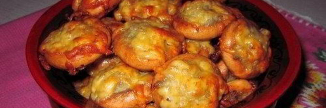 Бублики, фаршированные мясным фаршем с луком