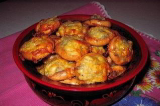 Бублики, фаршированные мясным фаршем с луком