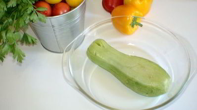 фрикадельки джинга с сальсой из запеченных перцев с гарниром из молодого картофеля