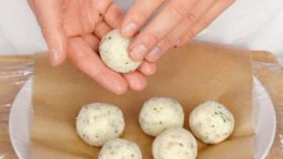 фрикадельки из трески с йогуртовым соусом