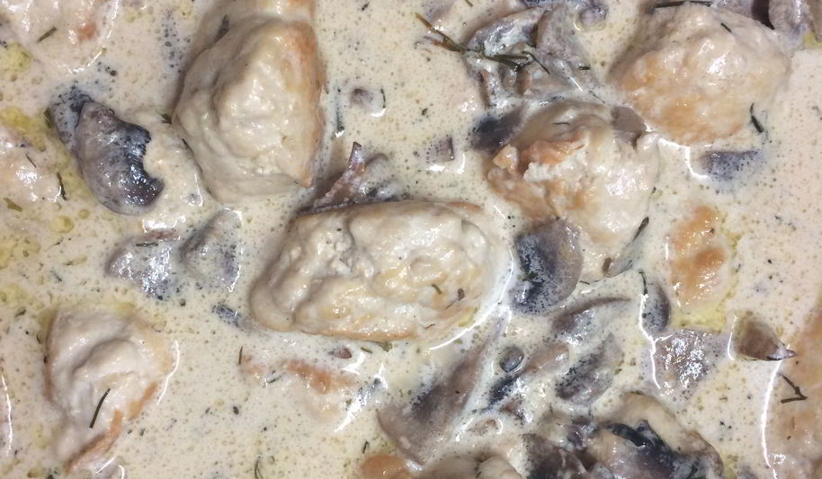 Рецепт фрикаделек в сливочно-сырном грибном соусе