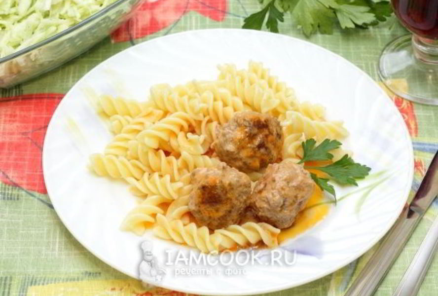 Фрикадельки в томатно-сметанном соусе