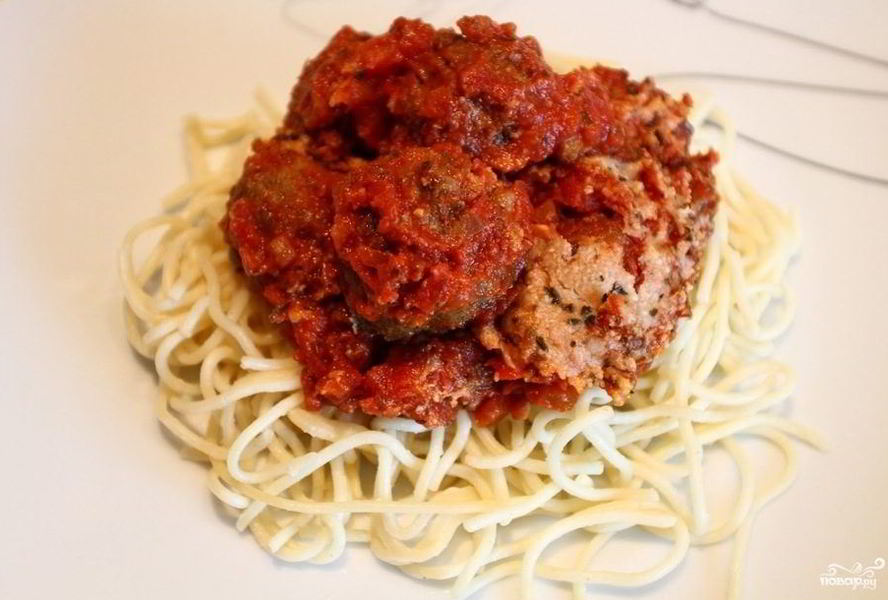 Фрикадельки в томатном соусе