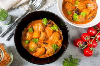 Красное карри с фрикадельками