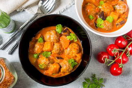 Красное карри с фрикадельками