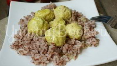 куриные фрикадельки в соусе из кокосового молока