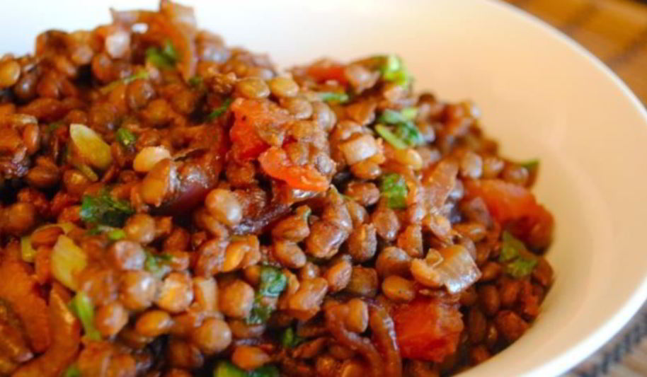 Рецепт чечевицы с луком и помидорами