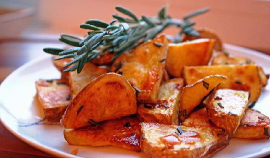 Рецепт картофеля печеного с розмарином