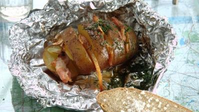 картофель с беконом в фольге