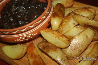 Картофель с грибами на кокосовом масле