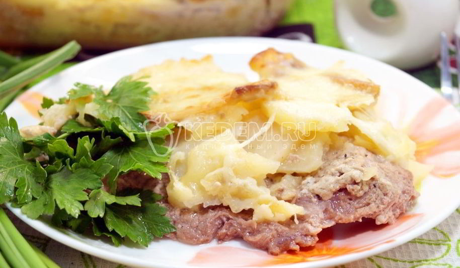 Рецепт картофеля с мясом в духовке