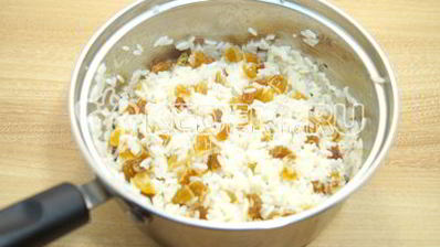 рис с изюмом