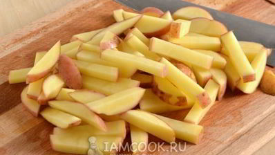 жареная картошка с белыми грибами