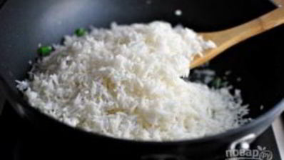 жареный рис с соевым соусом