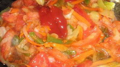 голубцы ленивые паровые под овощным соусом