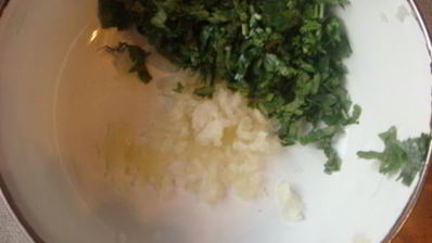 голубцы в лахане с двумя соусами