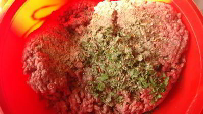 голубцы в лахане с двумя соусами