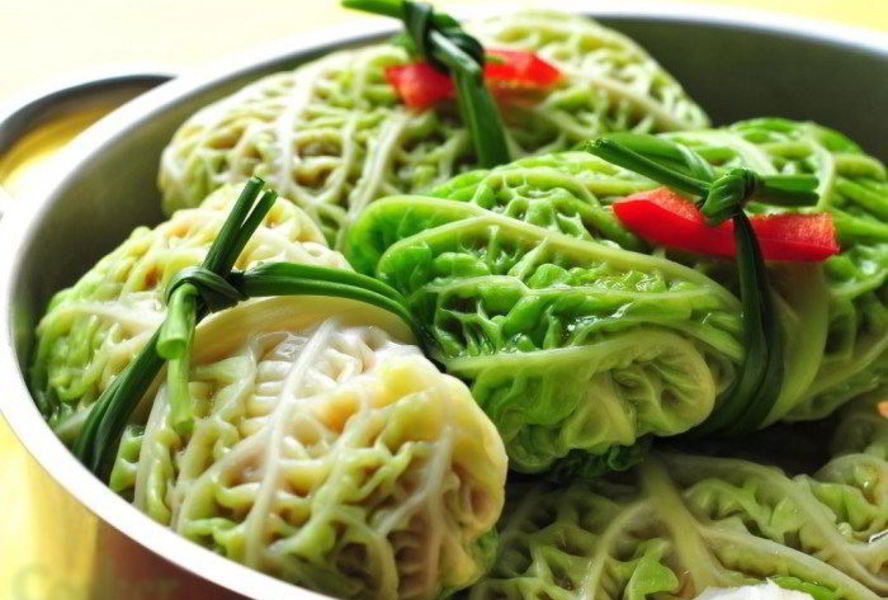 Печеные голубцы из савойской капусты