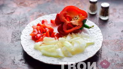 гречневая лапша с курицей и овощами