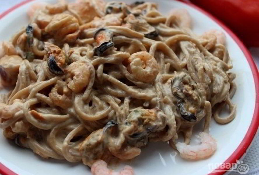 Гречневая лапша с морепродуктами