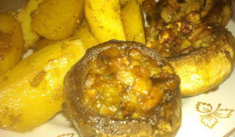 Рецепт фаршированных грибов с картофелем