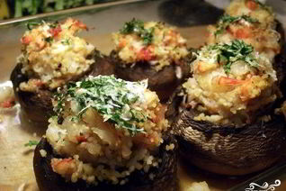 Фаршированные шампиньоны с креветками