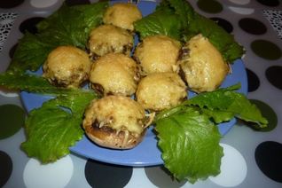 Фаршированные шампиньоны сыром