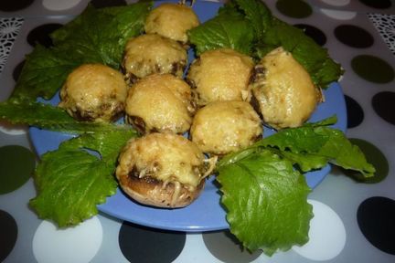 Фаршированные шампиньоны сыром