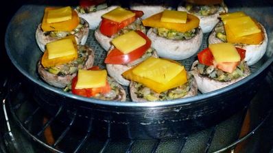 грибы с сыром и помидорами в духовке