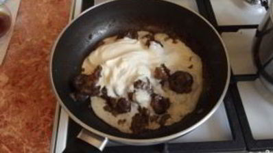 грибы, тушенные со сливками