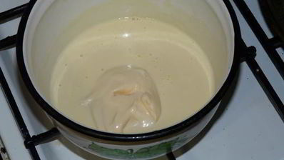 грибы в сливочно-сырной подливке