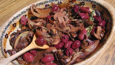 грибы, запеченные в красном вине