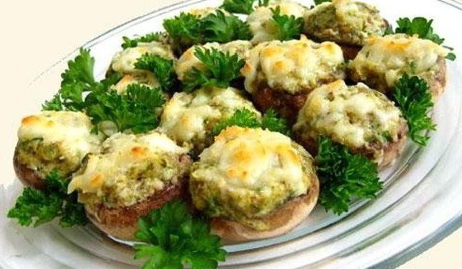 Рецепт нежных шампиньонов с сыром в микроволновке