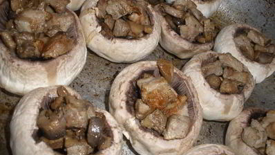 шампиньоны фаршированные курицей