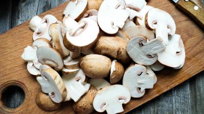 шампиньоны королевские в сметанном соусе