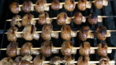 шампиньоны на шпажках