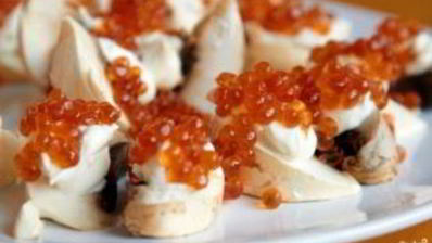 шампиньоны с красной икрой