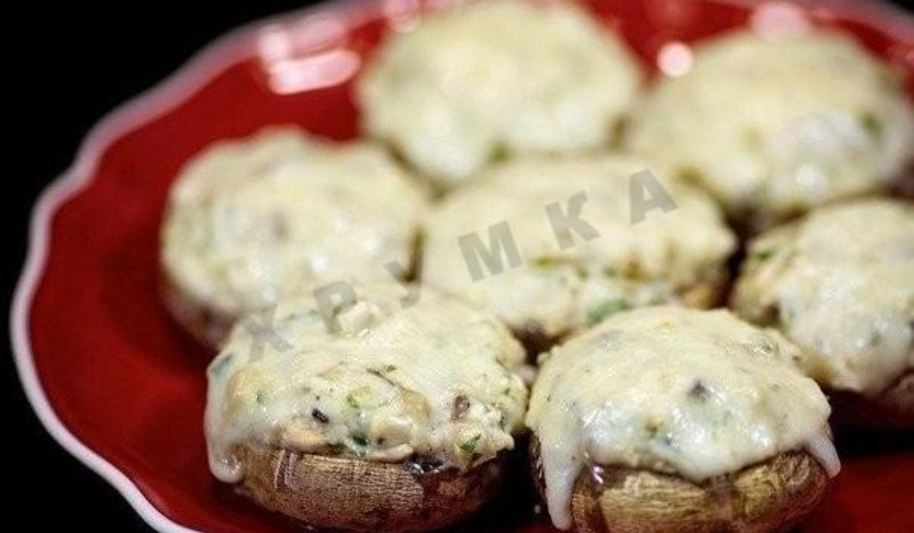 Рецепт шампиньонов с курицей и сыром