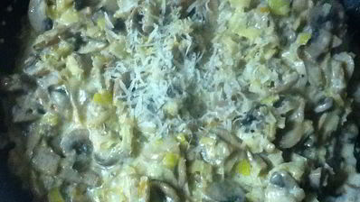 шампиньоны в вине и сливках