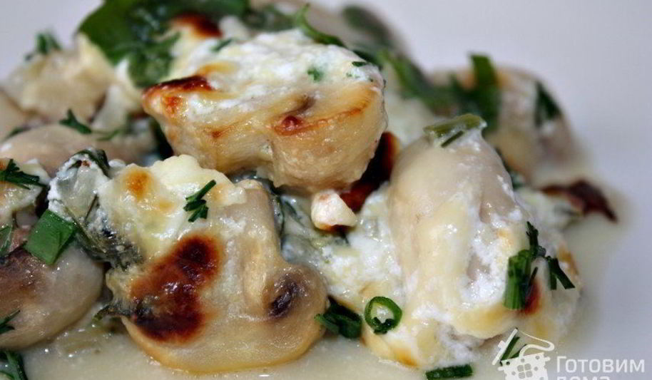 Рецепт шампиньонов запеченных в сметанно-сырном соусе
