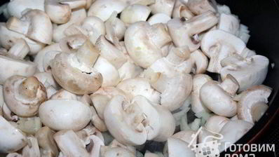 шампиньоны запеченные в сметанно-сырном соусе