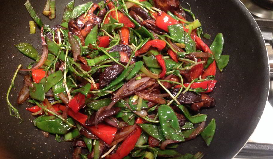 Рецепт удона с овощами, жаренными в соусе мисо