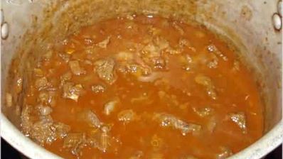 гуляш на вине, с картофелем и чипетками