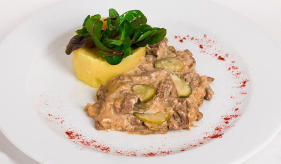 Рецепт гуляша с солеными огурцами по-крестьянски