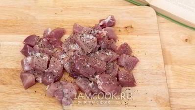 классический гуляш из свинины