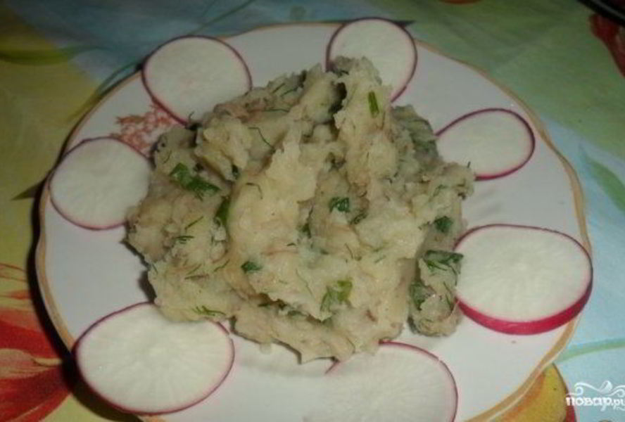 Картофельное пюре с тушенкой