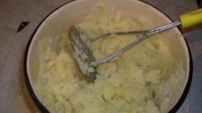 картофельное пюре с тушенкой