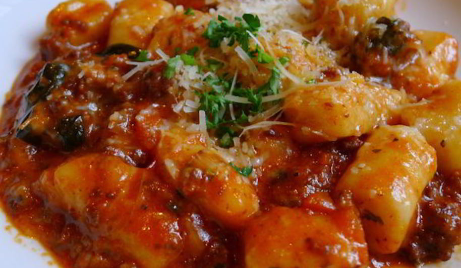 Рецепт картофельных клецек с томатным соусом