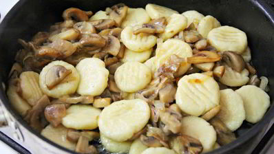 картофельные ньокки с грибами
